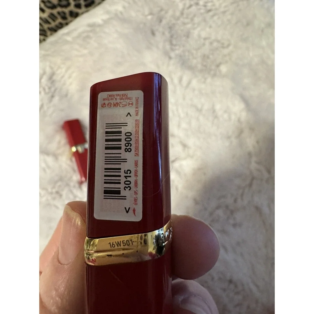 L'Oréal Paris‎ Red Lipstick 300 Vintage New Color Riche Le Rouge Liberte